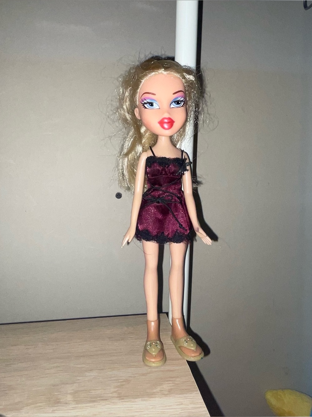 Vintage Bratz - Step Out Cloe